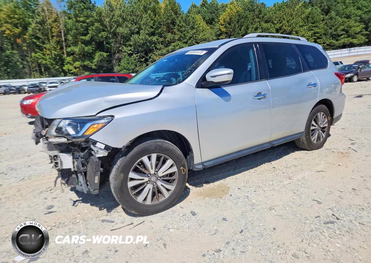 2017 Nissan Pathfinder Sv