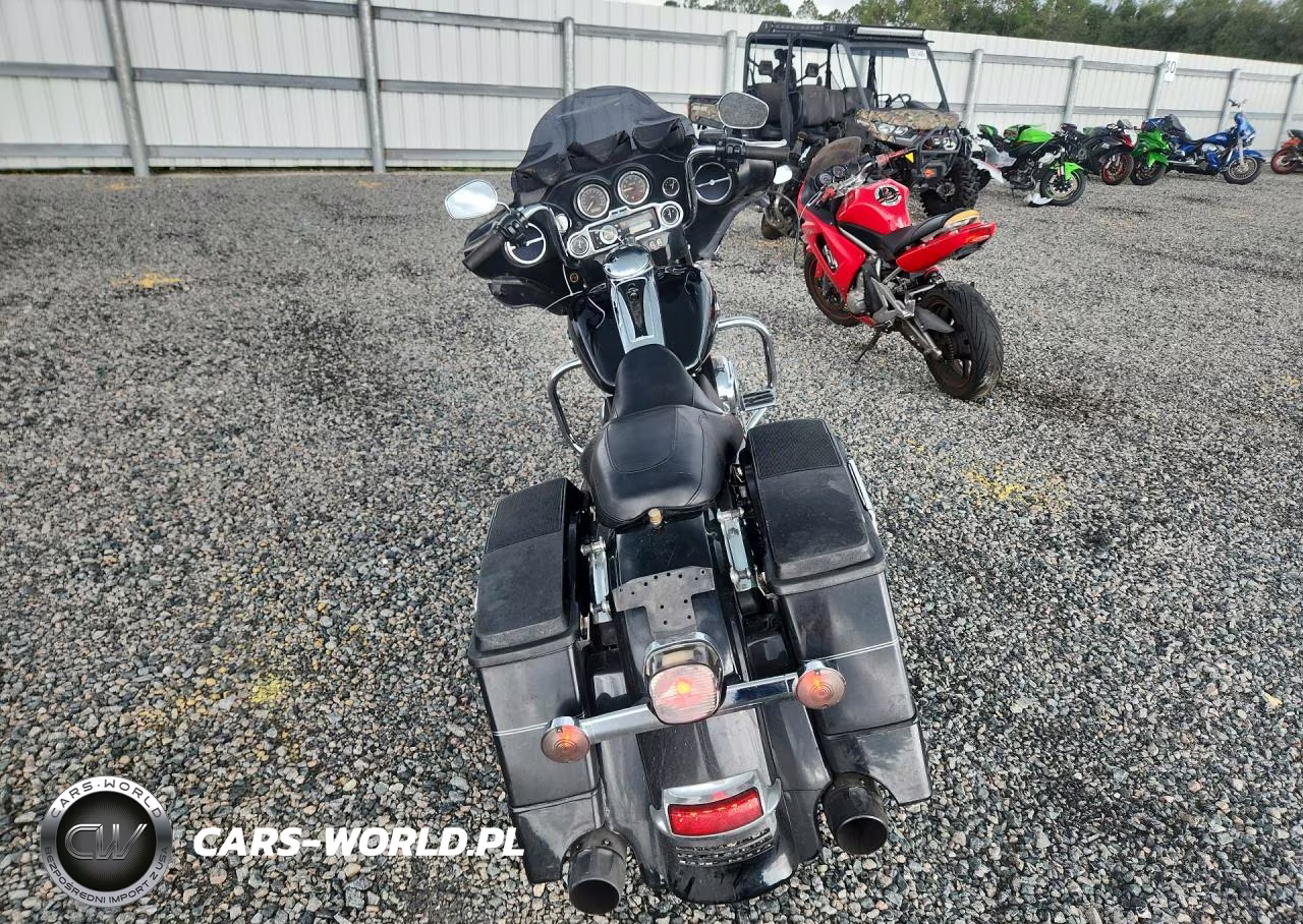 2010 Harley-Davidson Flhtcu VIN:1HD1FC41XAB618762 - 4