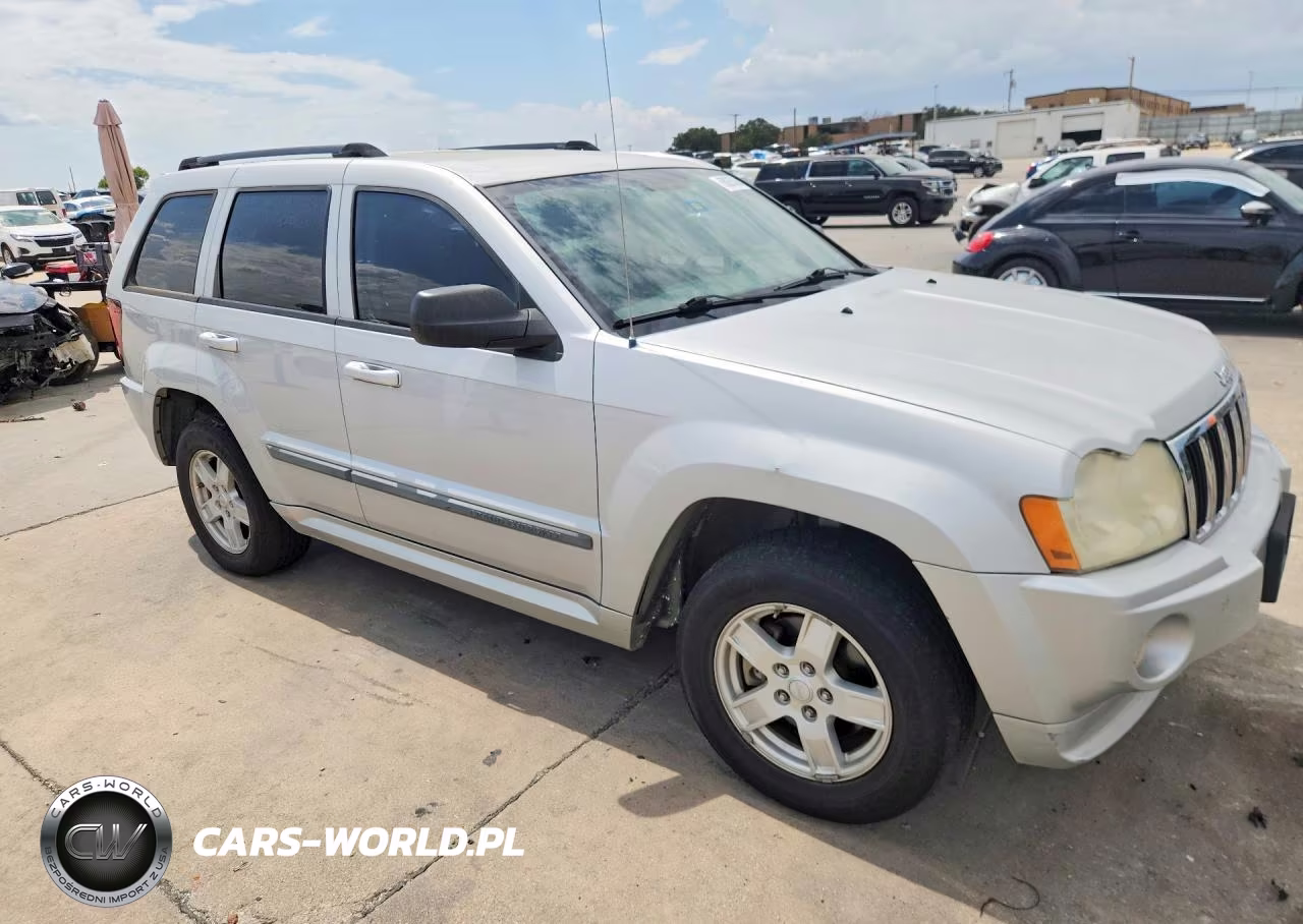 2007 Jeep Grand Cherokee Laredo VIN:1J8HS48PX7C549924 - 4