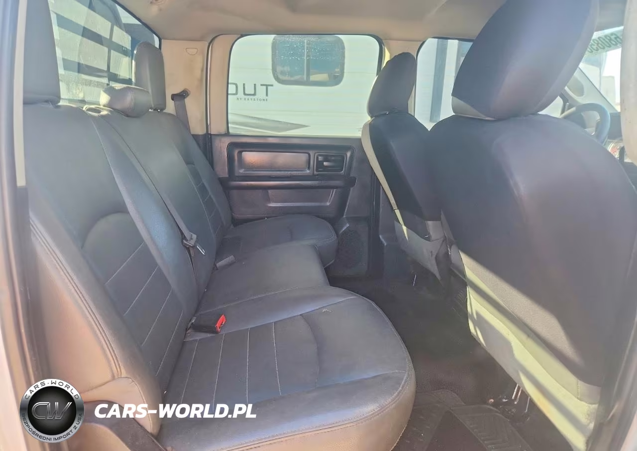 2018 Ram 3500 VIN:3C7WRTCL8JG325325 - 10
