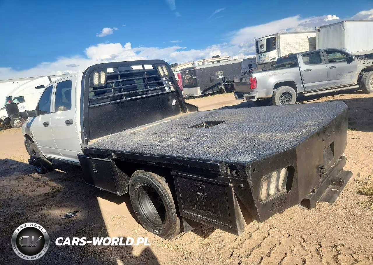 2018 Ram 3500 VIN:3C7WRTCL8JG325325 - 2