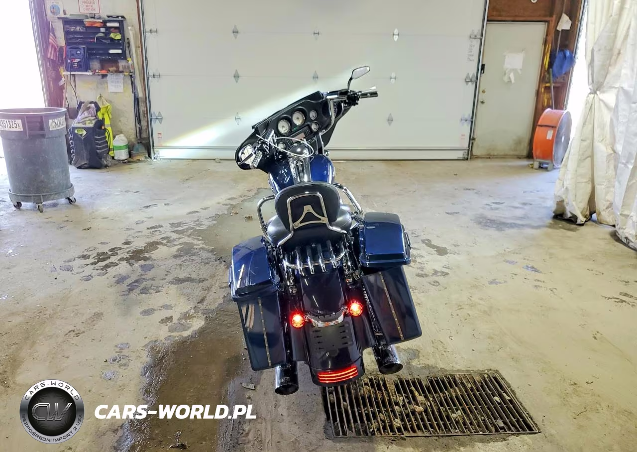 2012 Harley-Davidson Flhx Street Glide VIN:1HD1KBM10CB693379 - 4