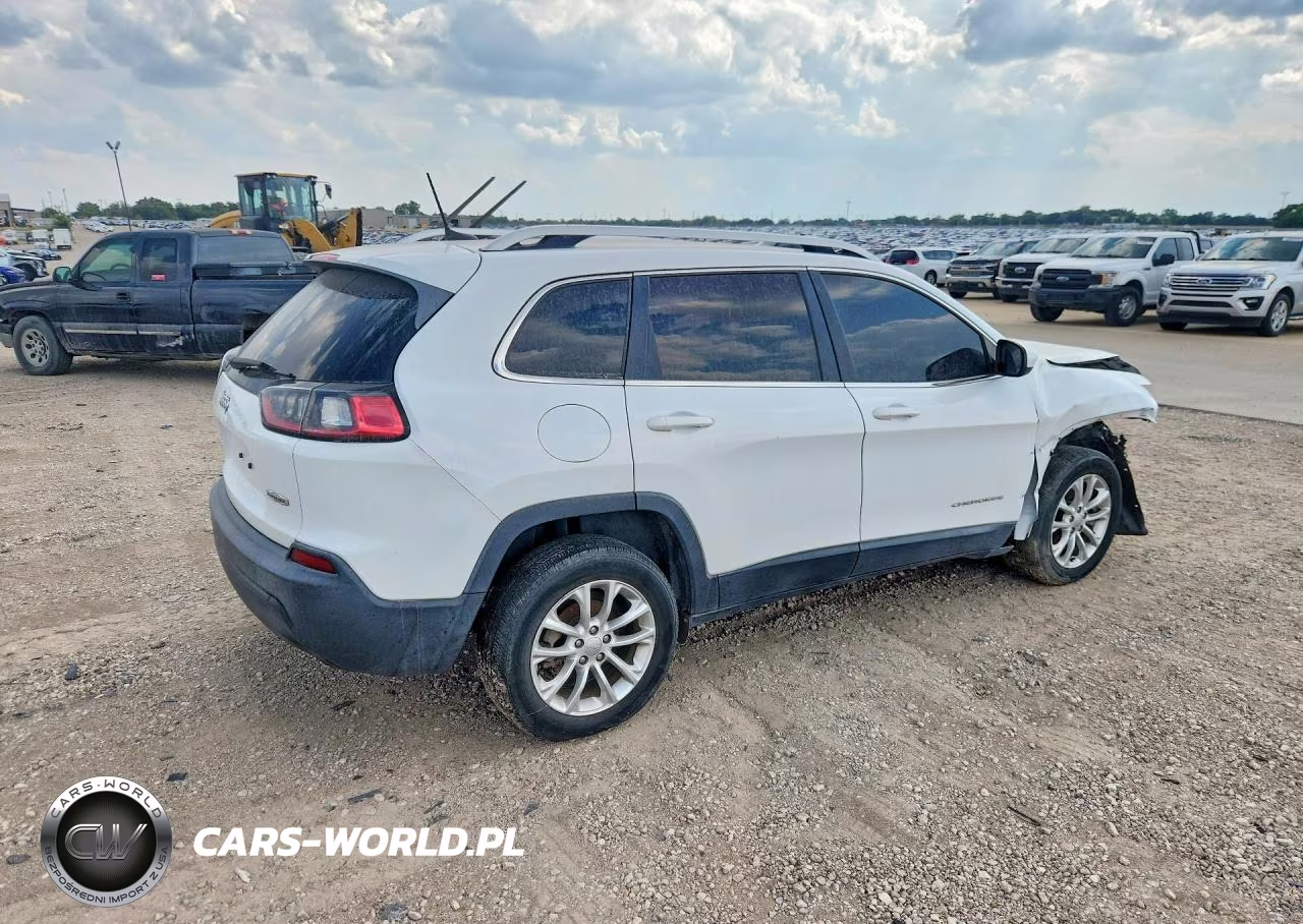 2019 Jeep Cherokee Latitude VIN:1C4PJLCB0KD459633 - 3