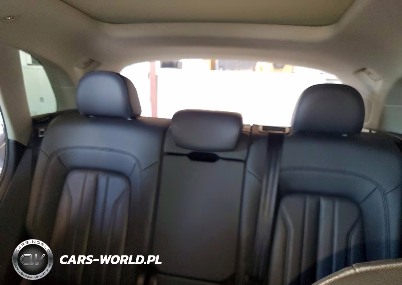2018 Audi Q5 Premium Plus VIN:WA1BNAFY4J2134099 - 10