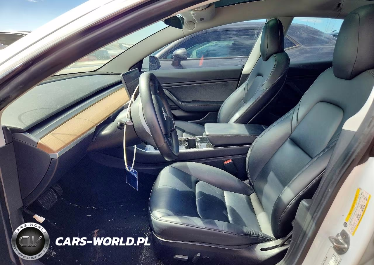 2020 Tesla Model 3 VIN:5YJ3E1EBXLF647753 - 7