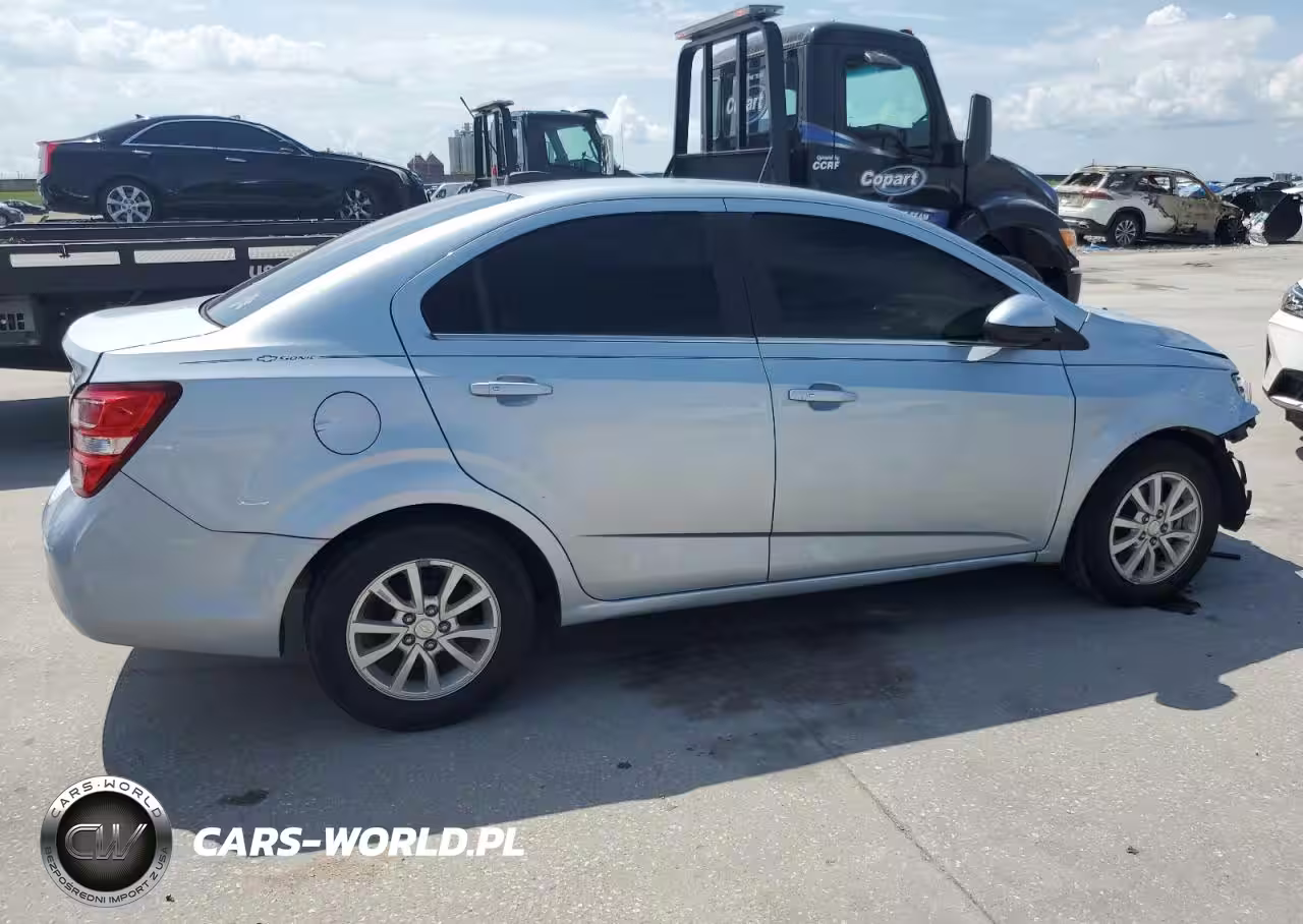 2018 Chevrolet Sonic Lt VIN:1G1JD5SH9J4100349 - 3