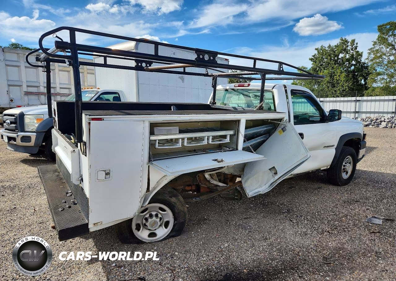 2005 Chevrolet Silverado C2500 Heavy Duty VIN:1GBHC24U05E188794 - 3