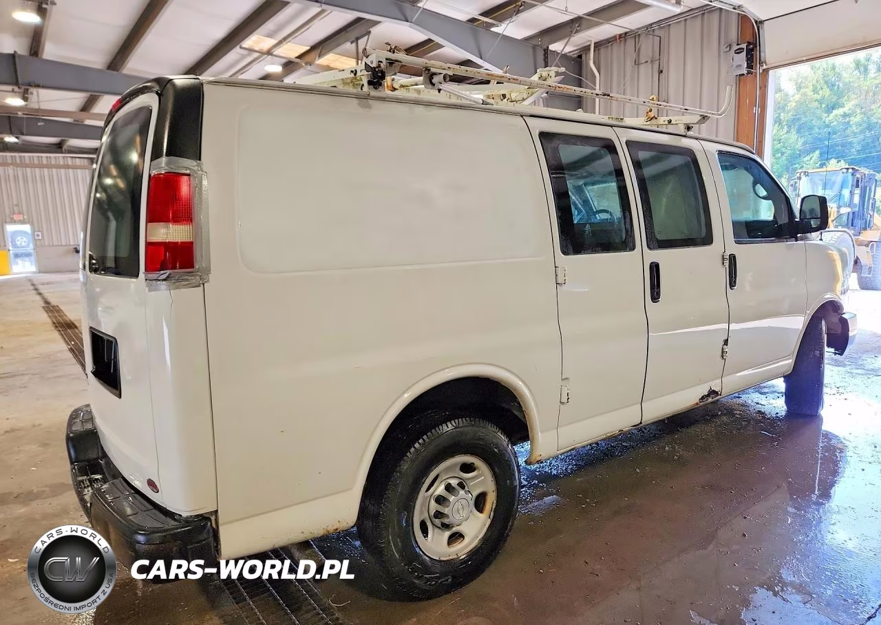 2014 Chevrolet Express G2500 VIN:1GCWGFBA6E1210148 - 3