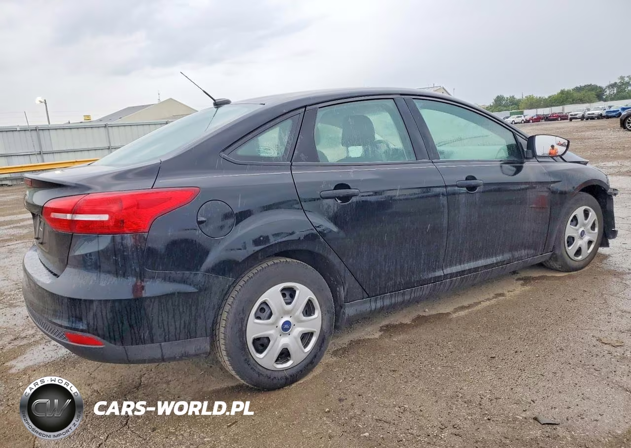 2018 Ford Focus S VIN:1FADP3E20JL309336 - 3