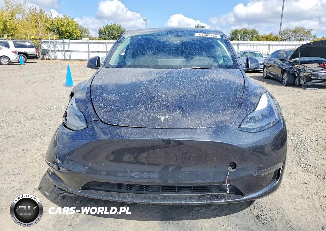 2024 Tesla Model Y VIN:7SAYGAEE1RF084761 - 5