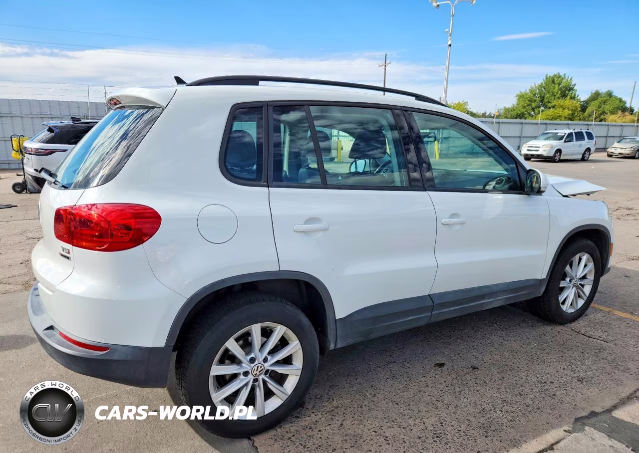 2018 Volkswagen Tiguan Limited VIN:WVGBV7AX5JK002195 - 3