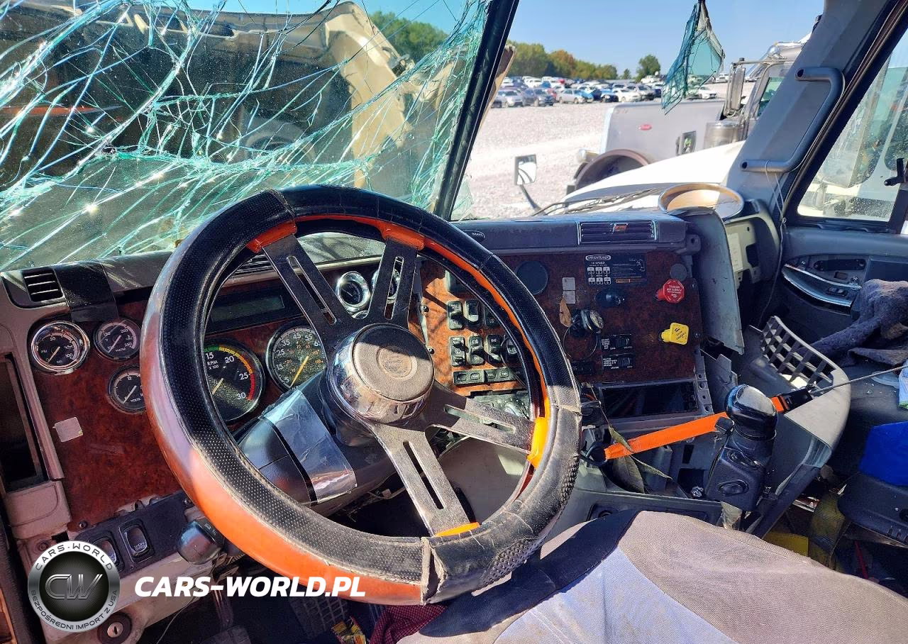 2005 Freightliner Cst120 Semi Truck VIN:1FUJBBCG85LM22681 - 8