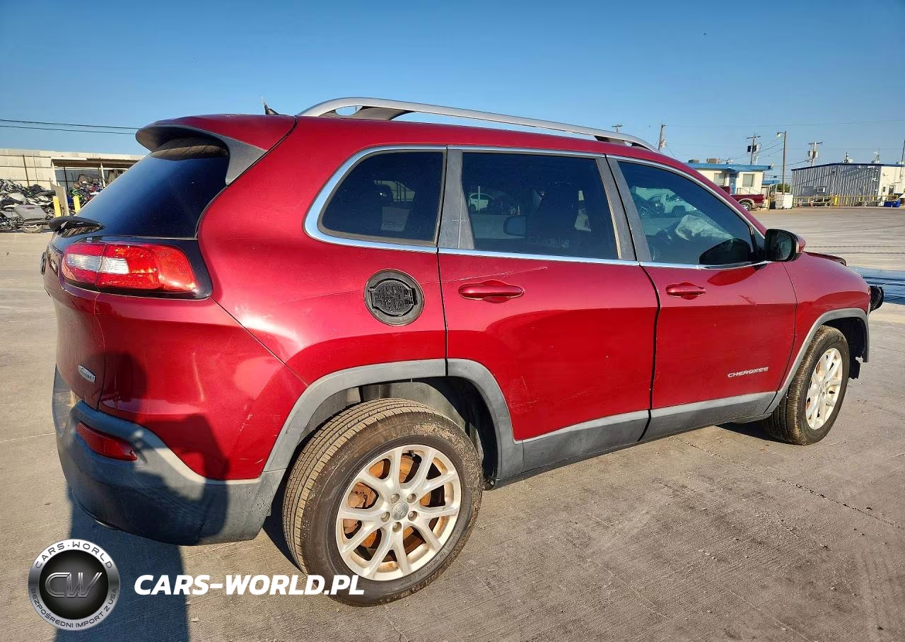 2014 Jeep Cherokee Latitude VIN:1C4PJLCS3EW155608 - 3