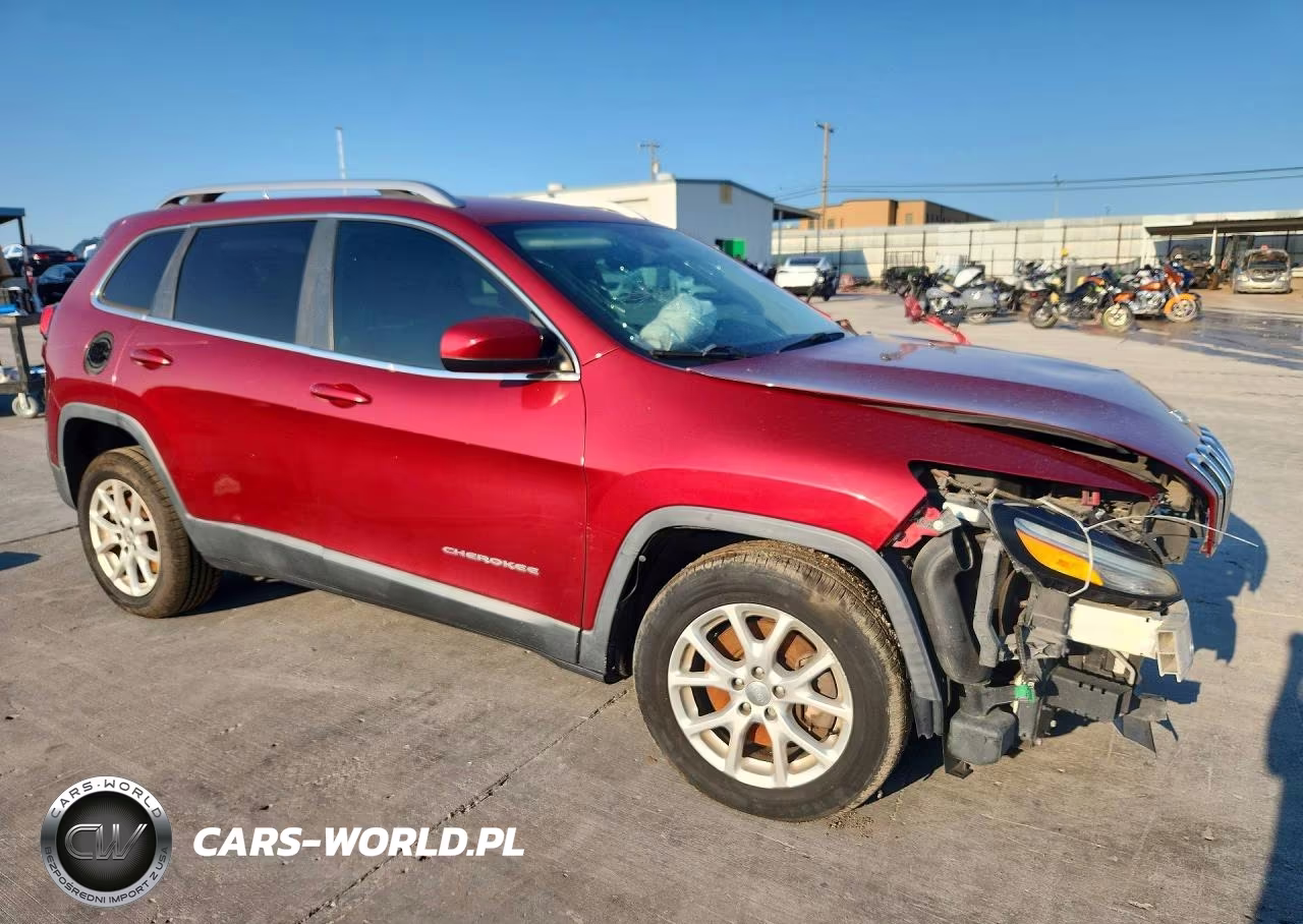 2014 Jeep Cherokee Latitude VIN:1C4PJLCS3EW155608 - 4