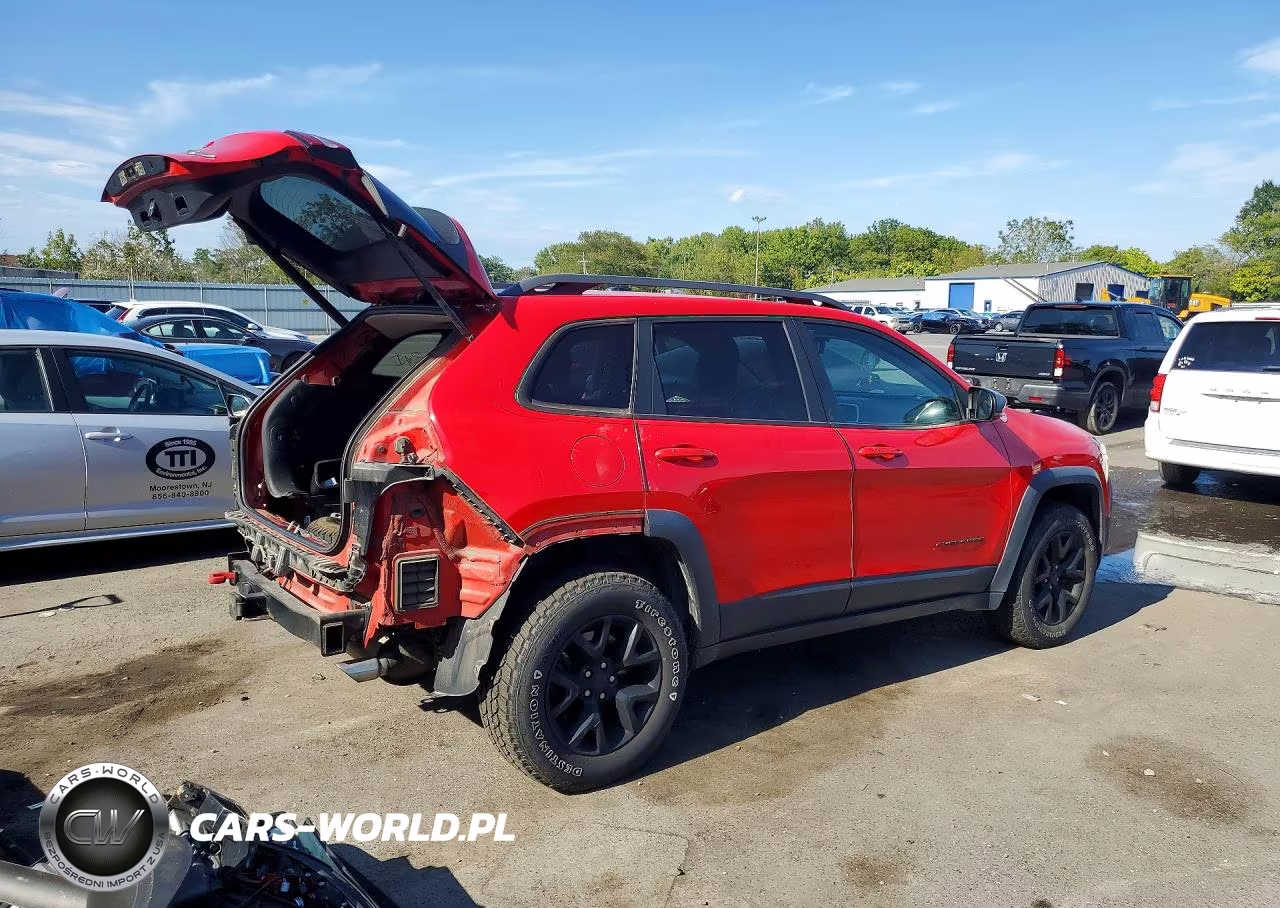 2017 Jeep Cherokee Trailhawk VIN:1C4PJMBS2HW595069 - 3