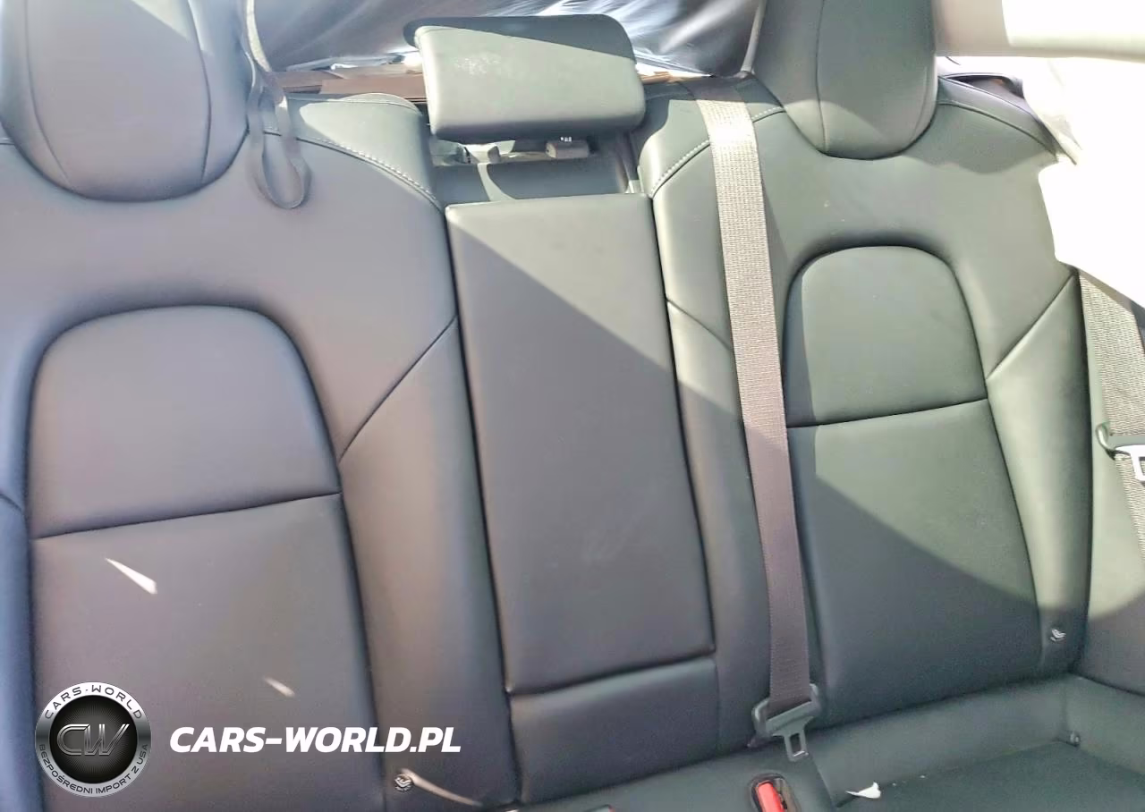 2018 Tesla Model 3 VIN:5YJ3E1EB5JF117560 - 10