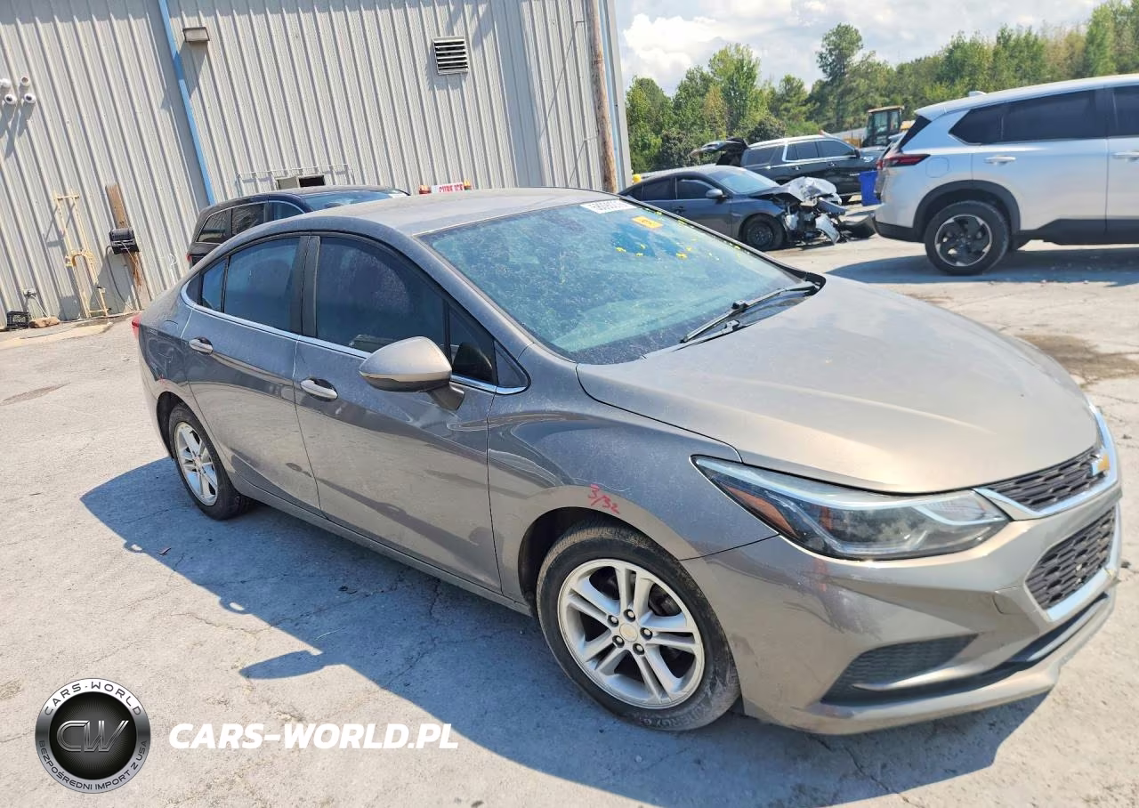 2018 Chevrolet Cruze Lt VIN:1G1BE5SM5J7205063 - 4
