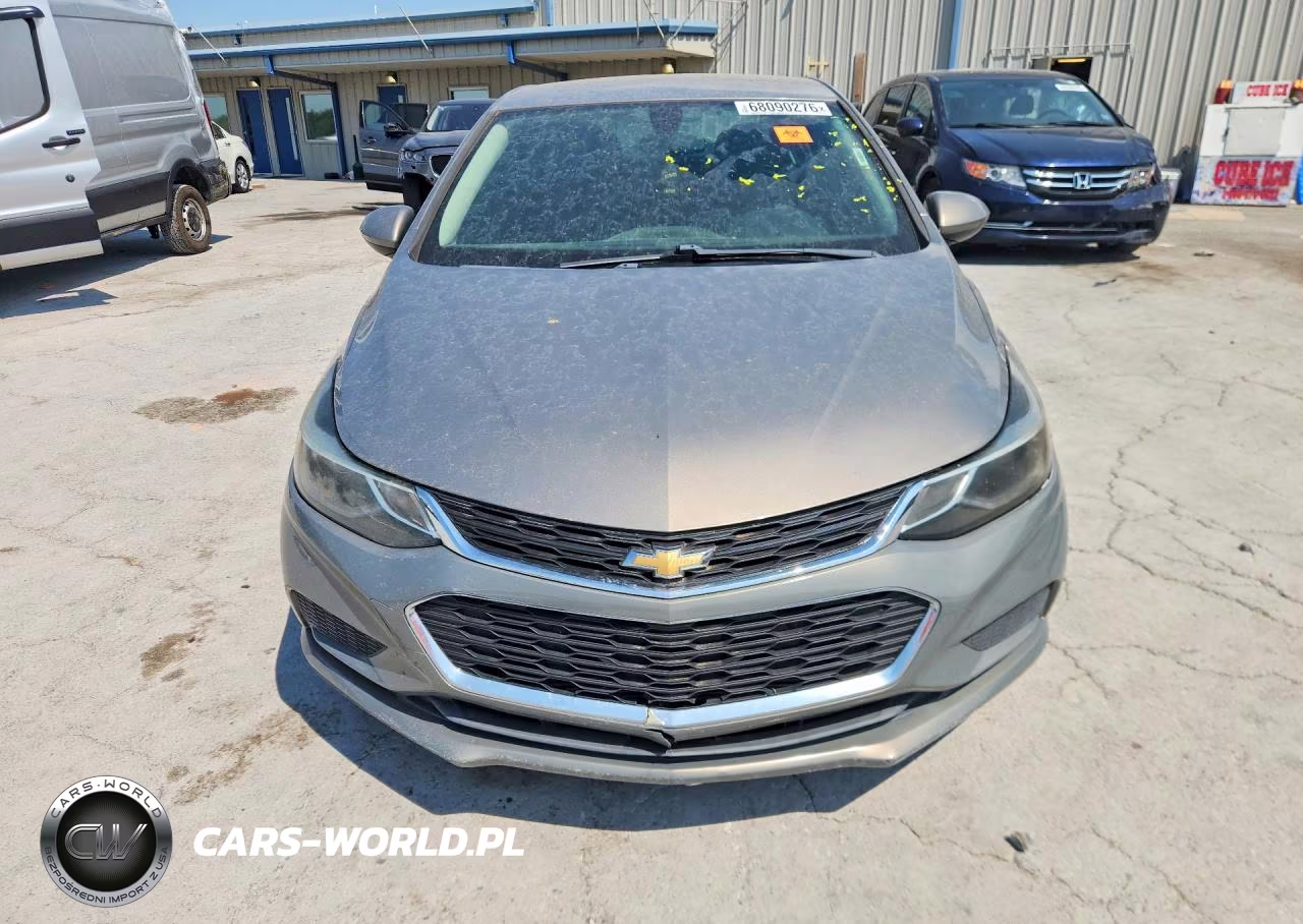 2018 Chevrolet Cruze Lt VIN:1G1BE5SM5J7205063 - 5