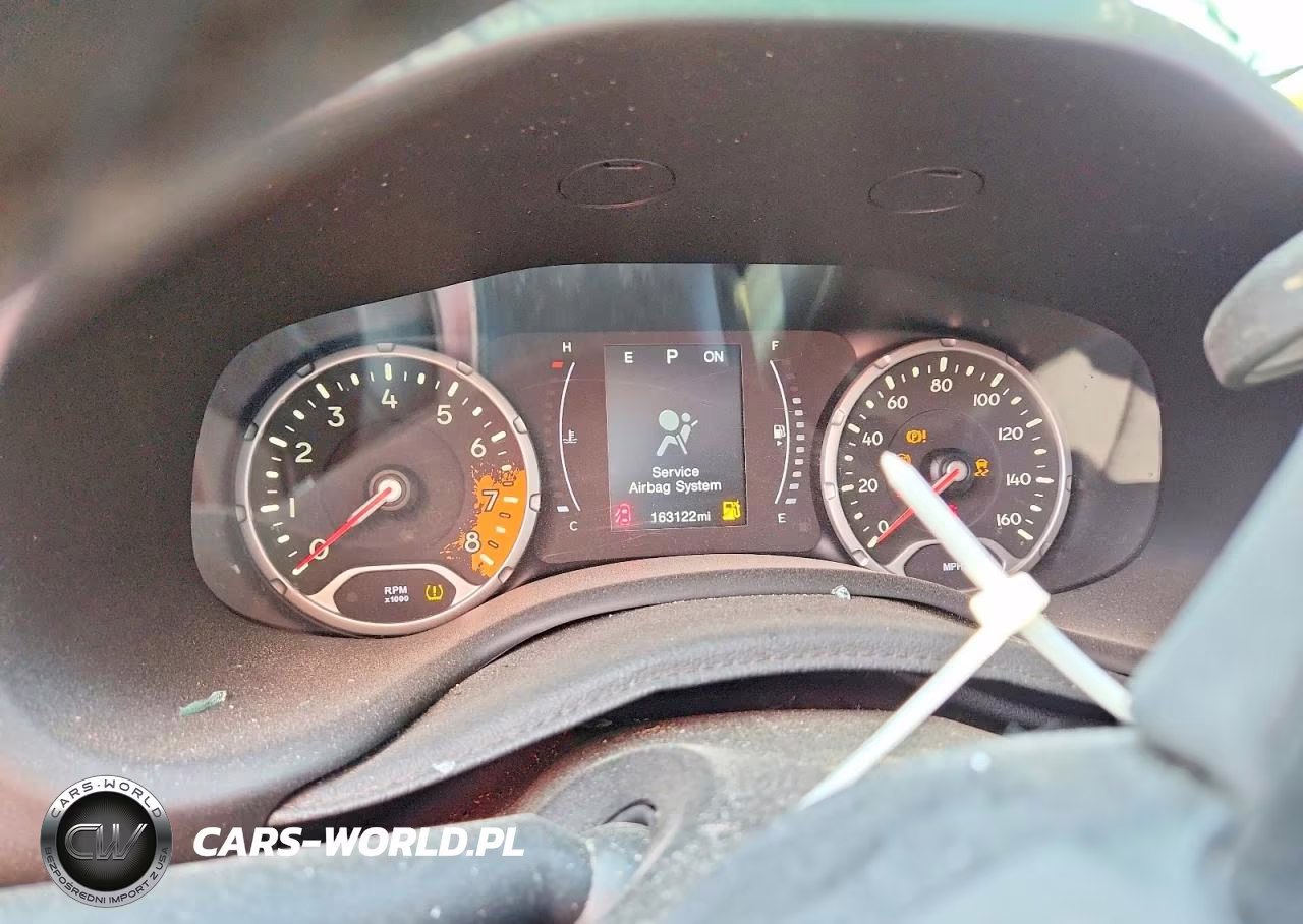 2018 Jeep Renegade Latitude VIN:ZACCJBBB8JPJ31271 - 9