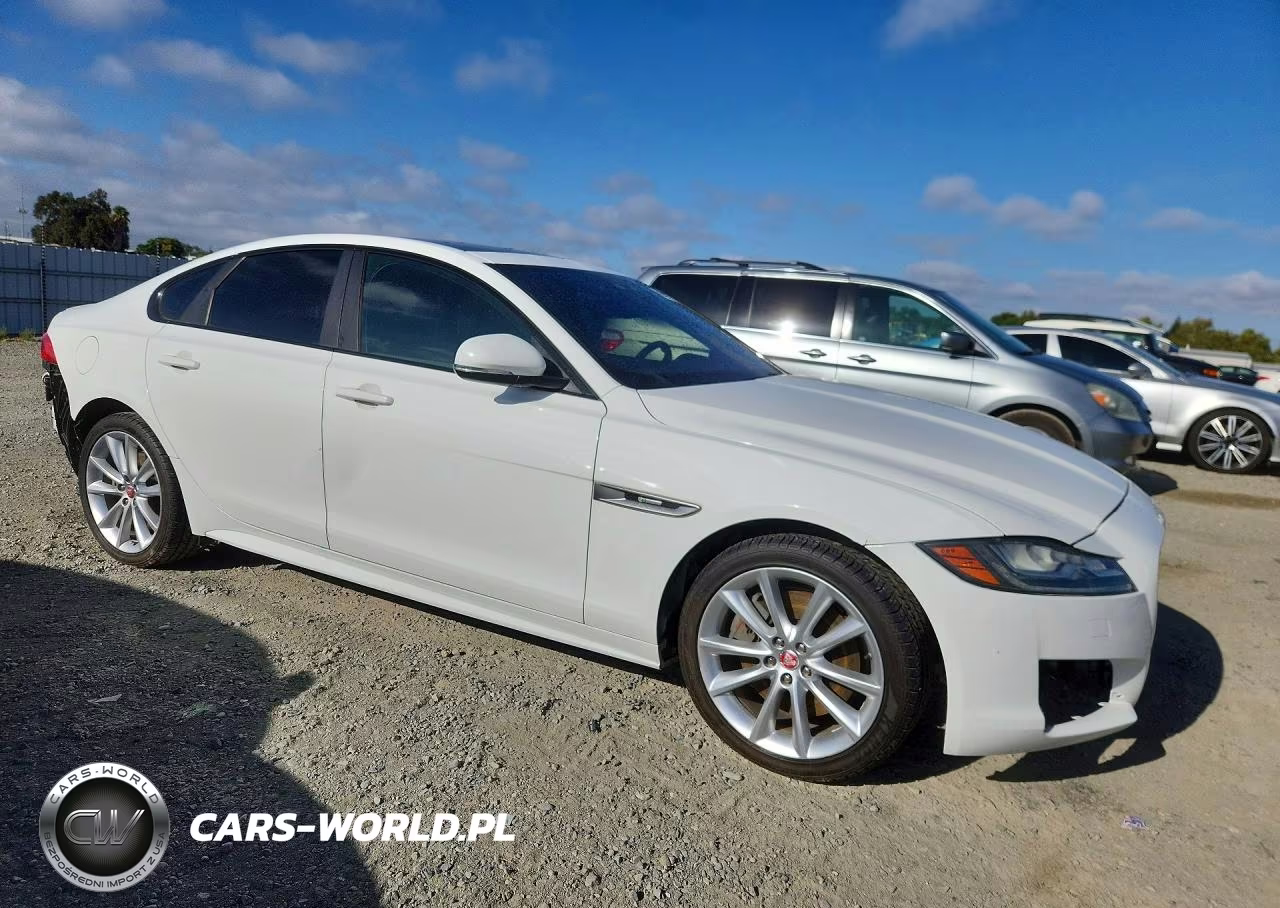 2016 Jaguar Xf R - Sport VIN:SAJBF4BV5GCY16283 - 4