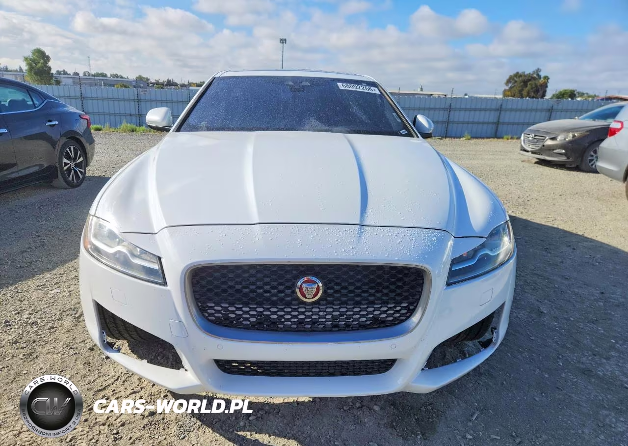 2016 Jaguar Xf R - Sport VIN:SAJBF4BV5GCY16283 - 5