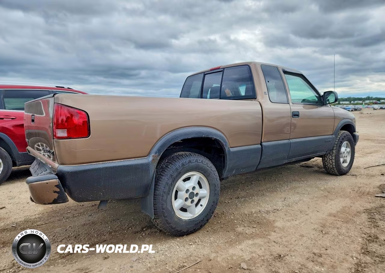 2003 Chevrolet S Truck S10 VIN:1GCDT19X038105979 - 3