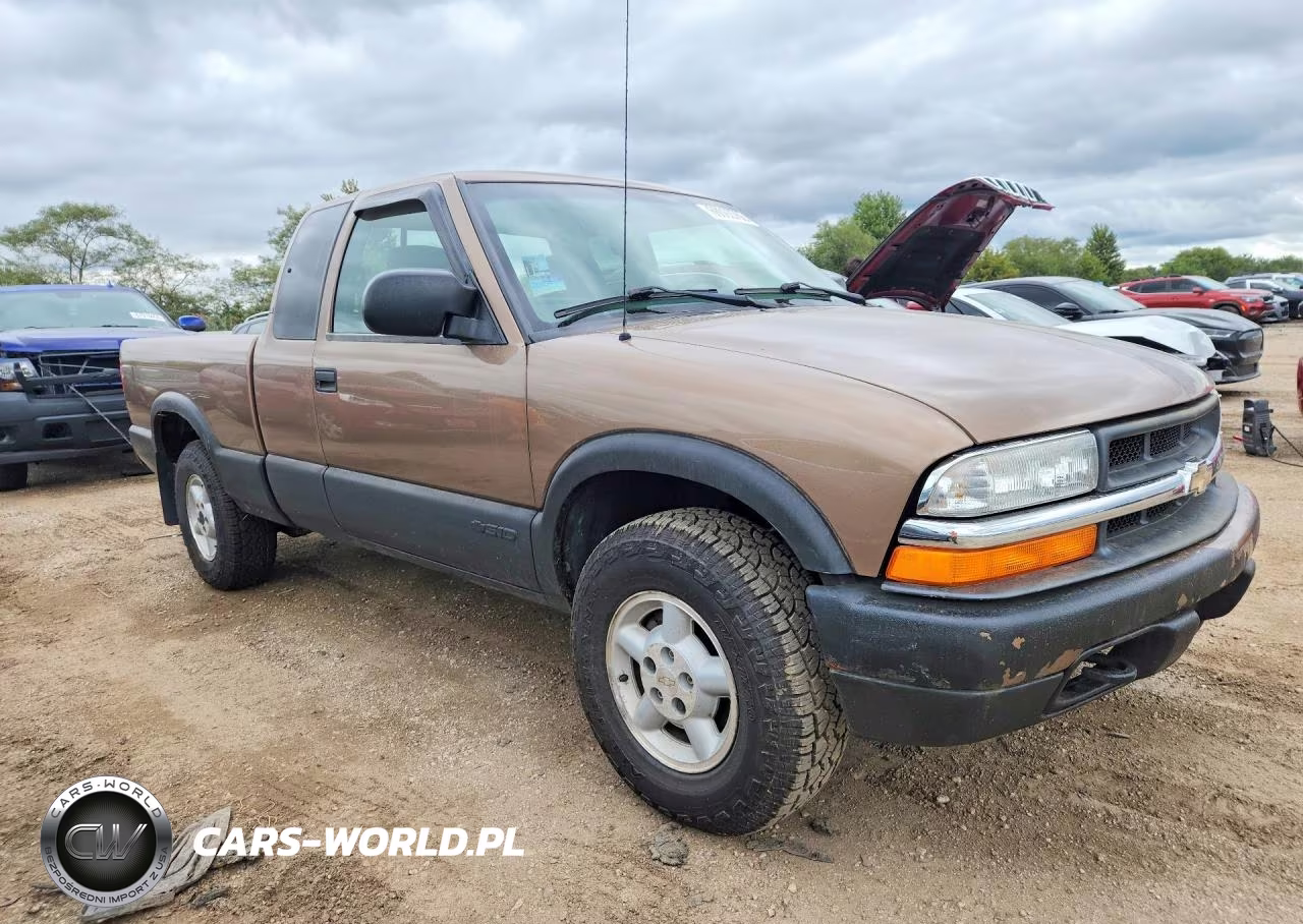 2003 Chevrolet S Truck S10 VIN:1GCDT19X038105979 - 4