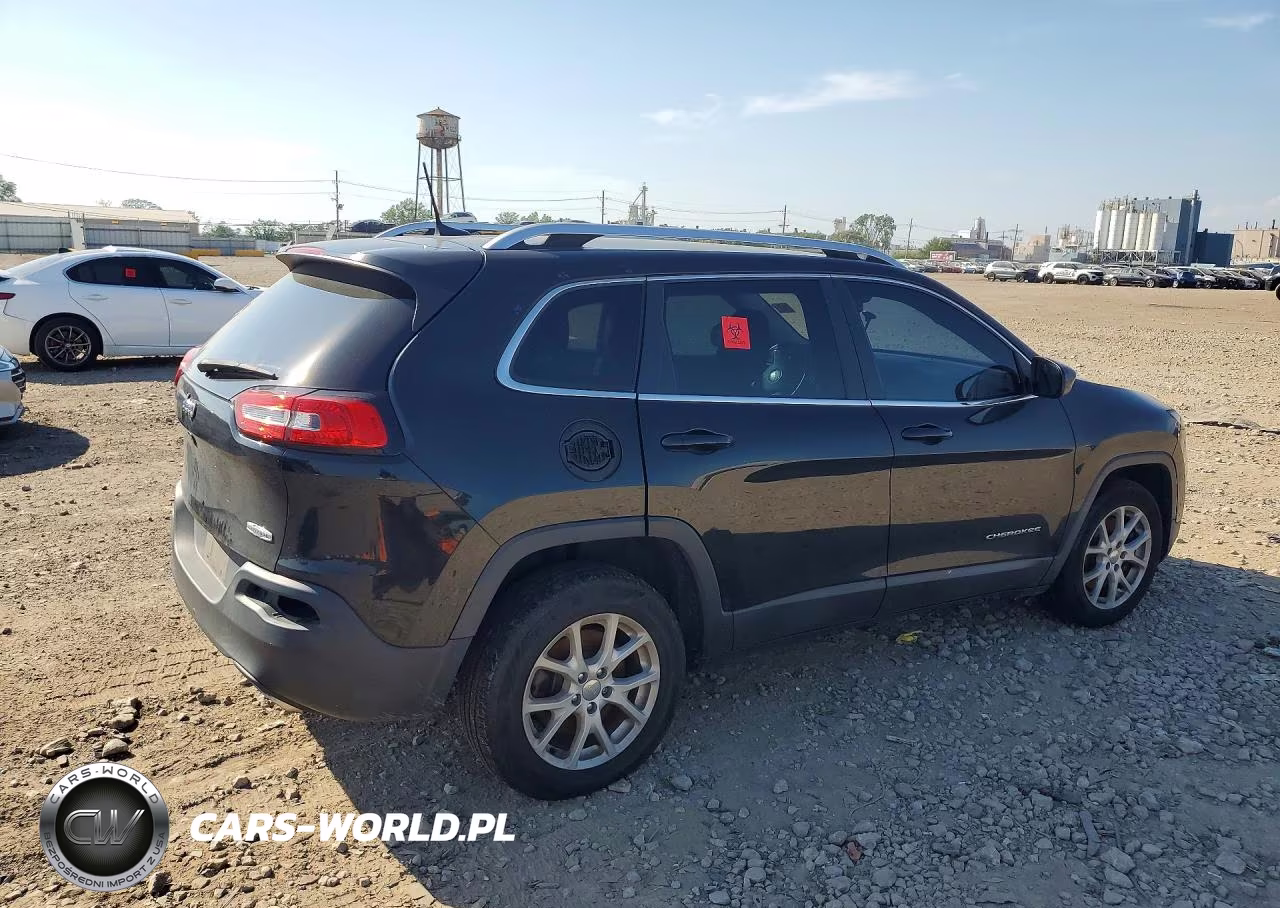2016 Jeep Cherokee Latitude VIN:1C4PJLCS9GW347151 - 3