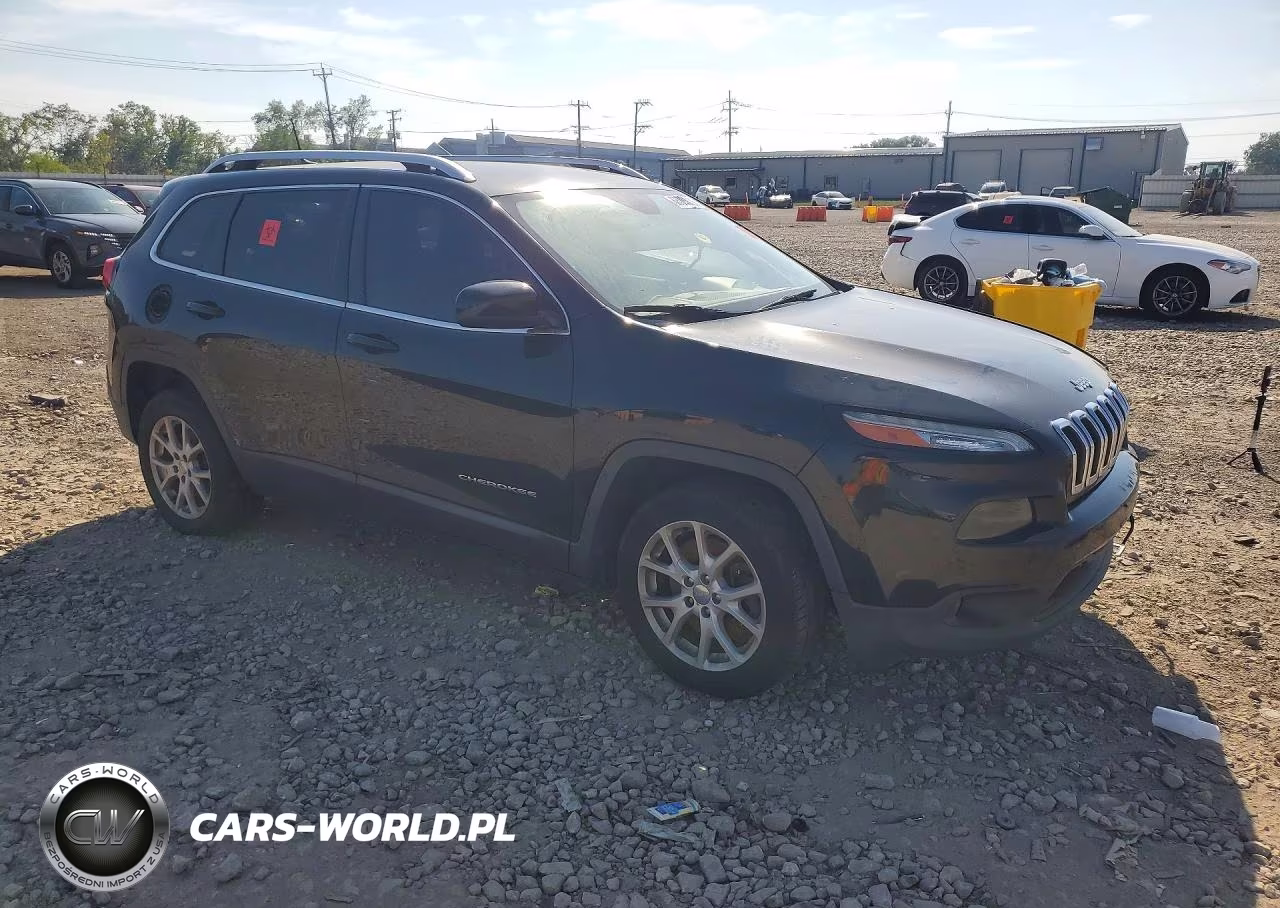 2016 Jeep Cherokee Latitude VIN:1C4PJLCS9GW347151 - 4