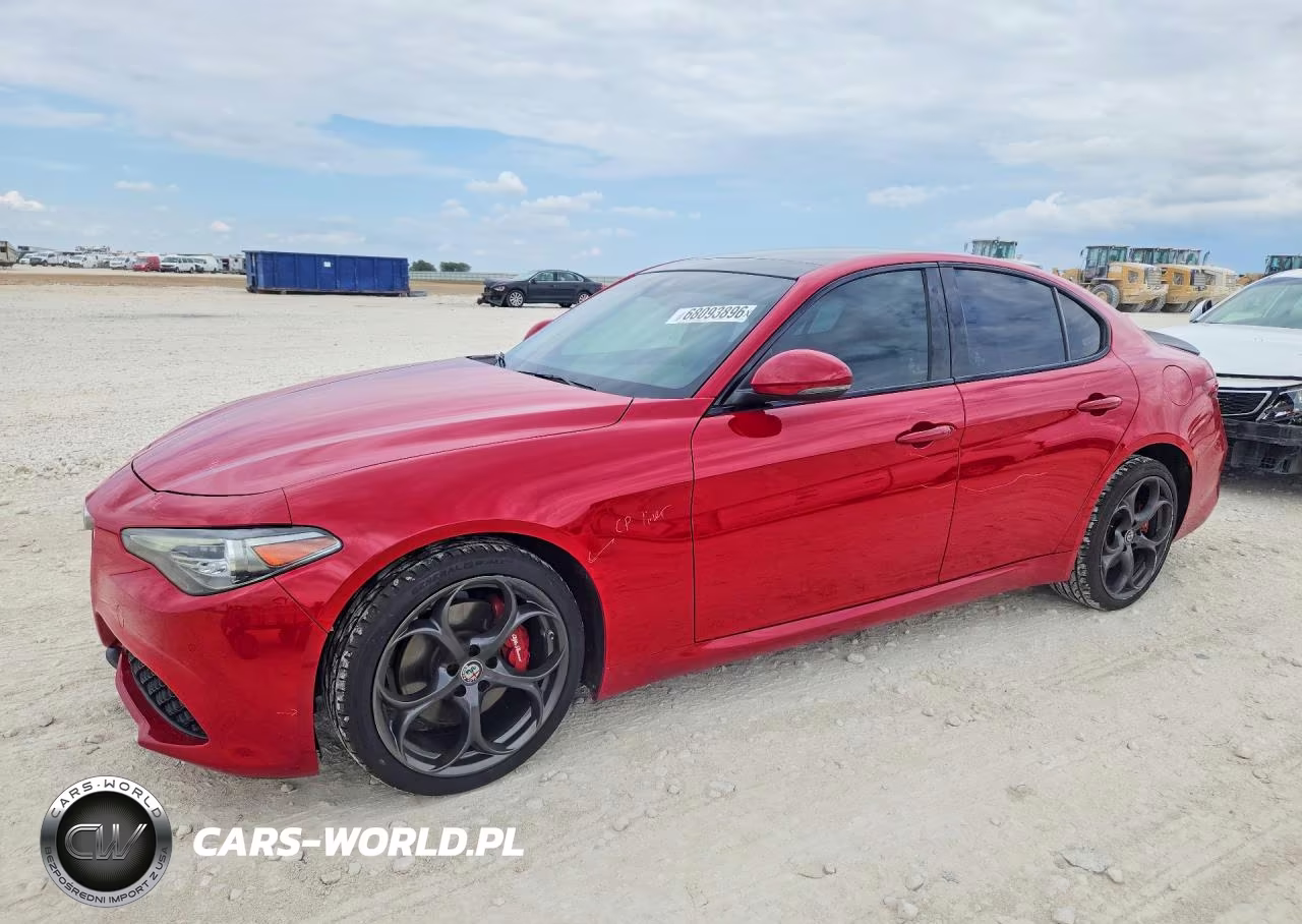 2018 Alfa Romeo Giulia Ti Q4 VIN:ZARFAEEN1J7570287 - 1