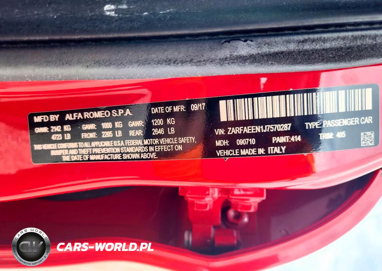 2018 Alfa Romeo Giulia Ti Q4 VIN:ZARFAEEN1J7570287 - 12