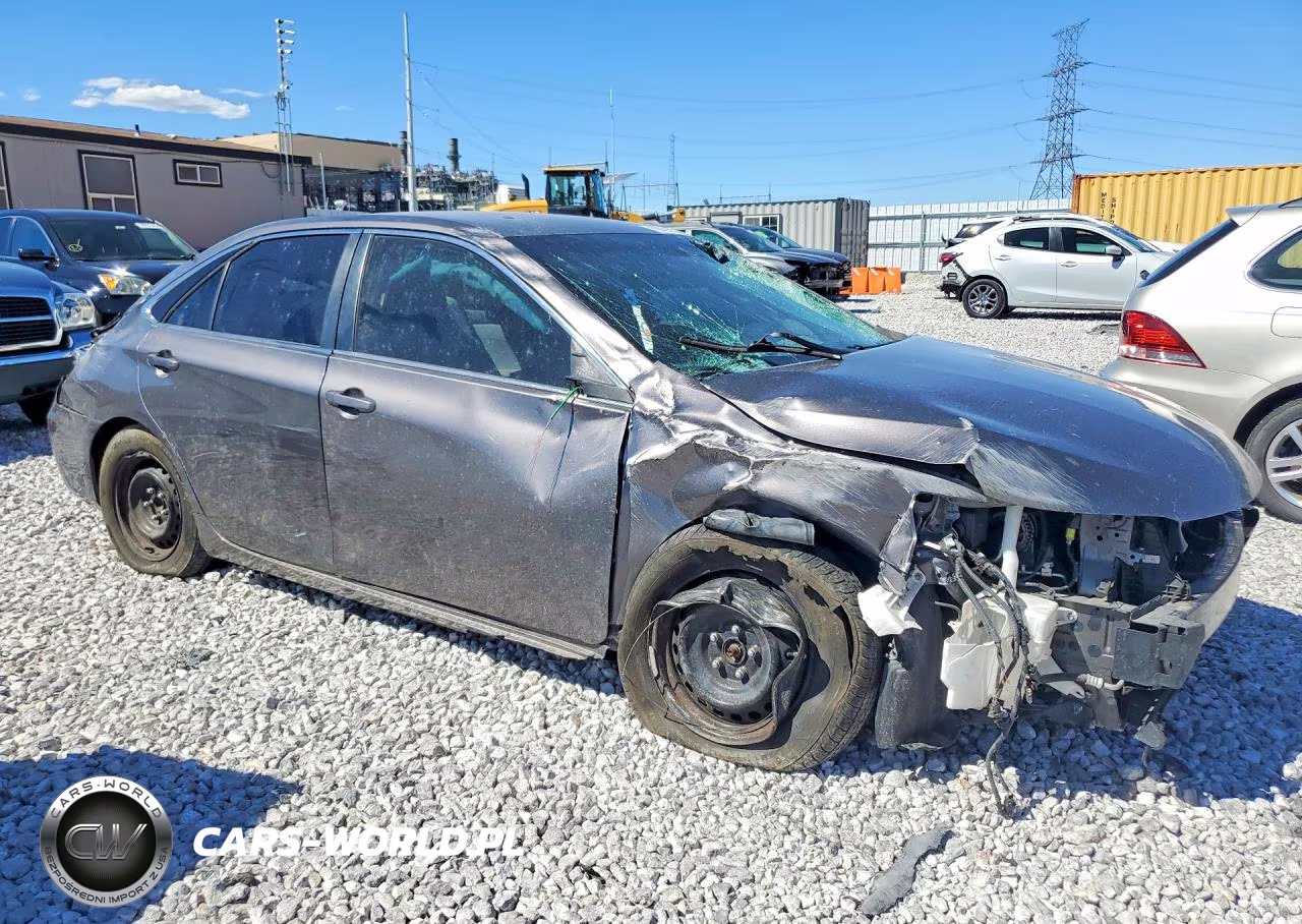 2016 Toyota Camry Le VIN:4T4BF1FK0GR565617 - 4