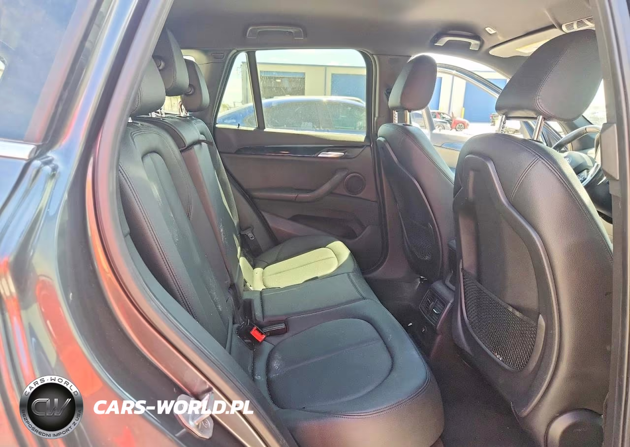 2018 BMW X1 Sdrive28I VIN:WBXHU7C3XJ5H44690 - 11
