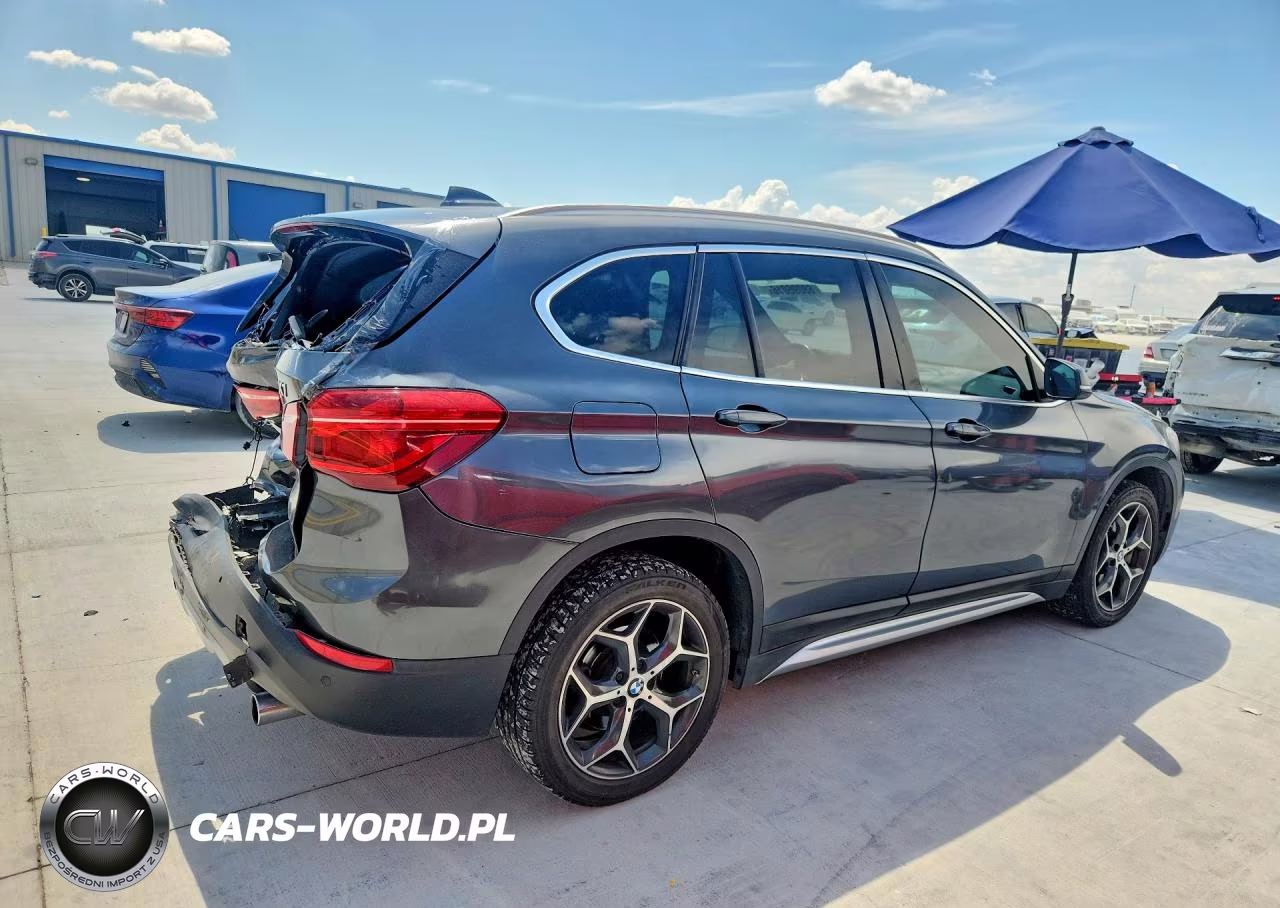 2018 BMW X1 Sdrive28I VIN:WBXHU7C3XJ5H44690 - 3