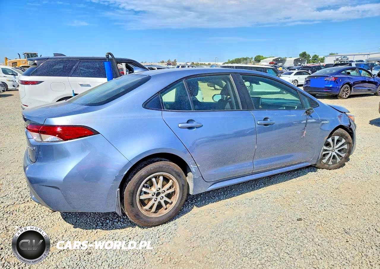 2020 Toyota Corolla Le VIN:JTDEBRBE7LJ003473 - 3