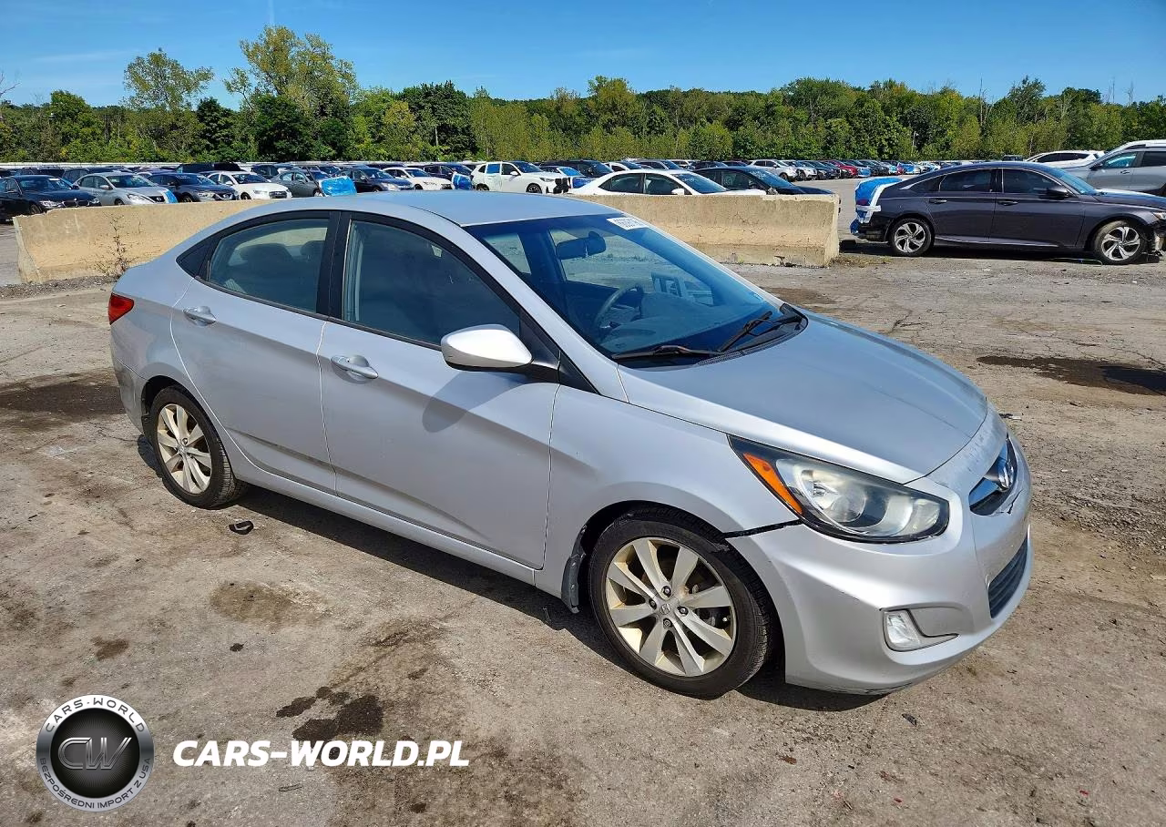 2012 Hyundai Accent Gls VIN:KMHCU4AE7CU227763 - 4