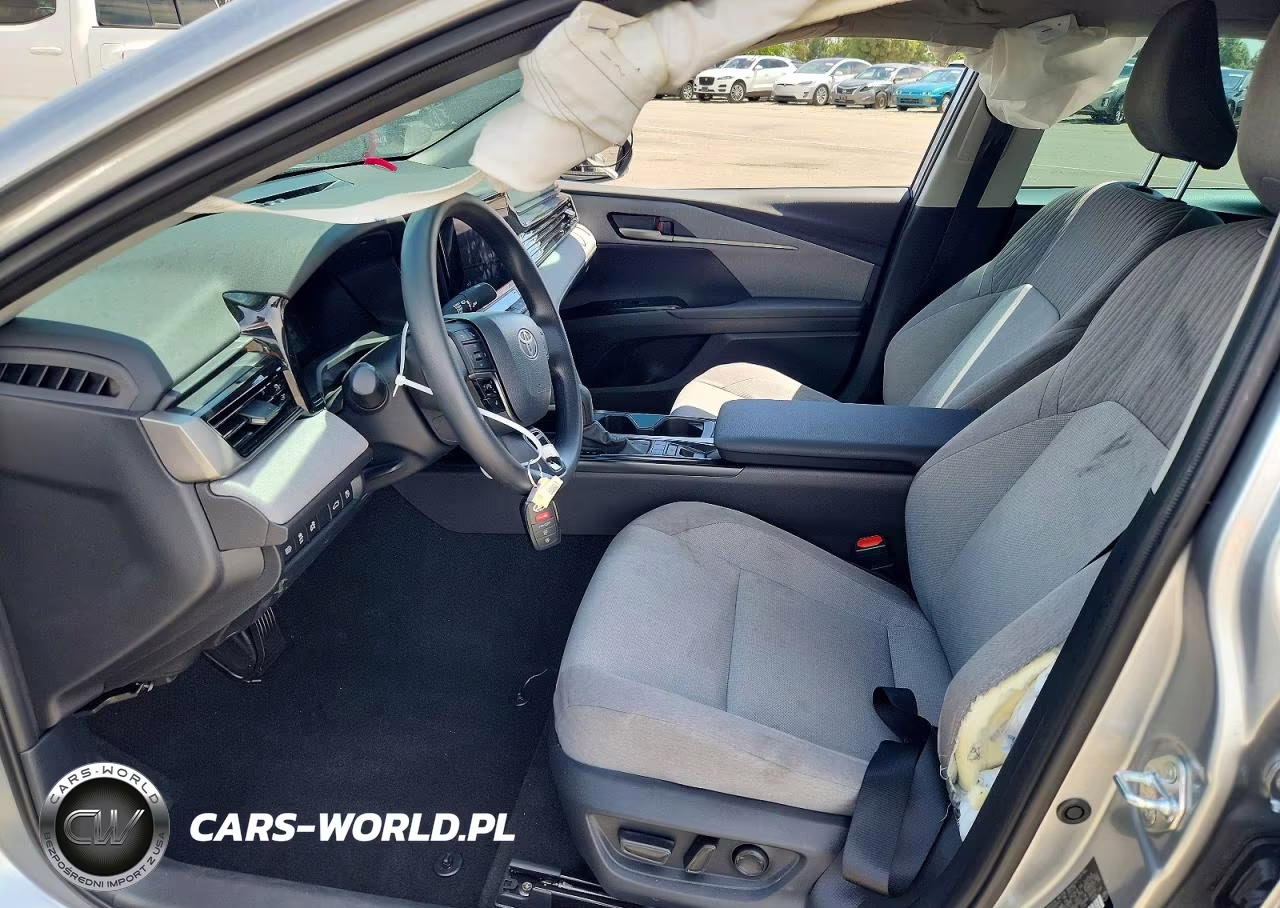 2026 Toyota Camry Le VIN:4T1DAACK8TU752779 - 7