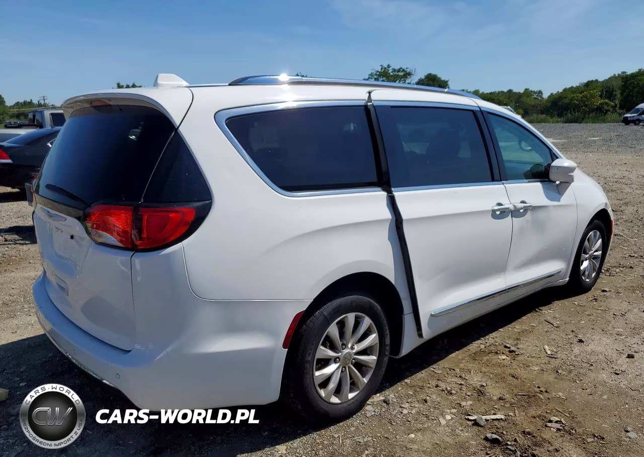 2019 Chrysler Pacifica VIN:2C4RC1BG7KR537570 - 3