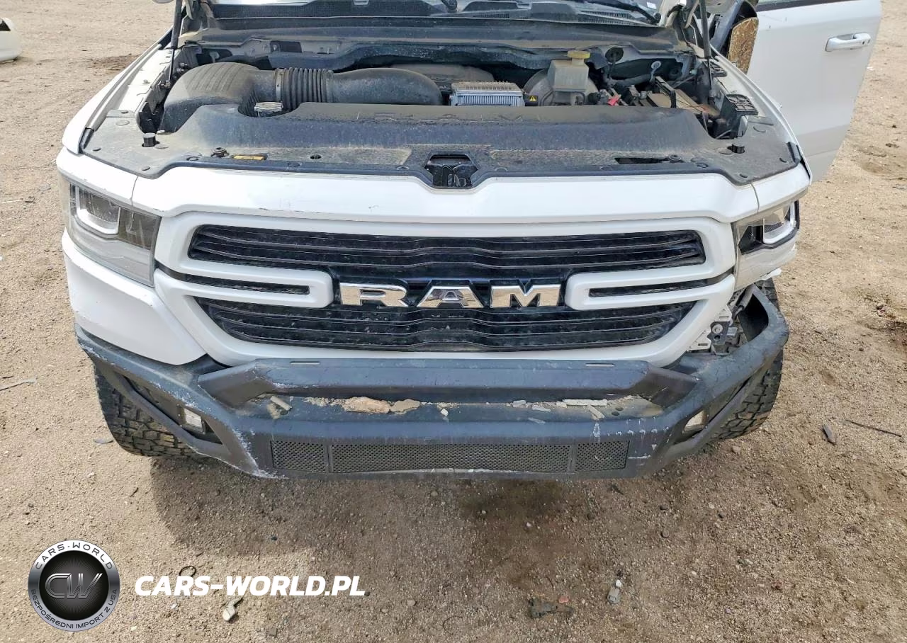 2020 Ram 1500 Laramie VIN:1C6SRFJT8LN404396 - 11