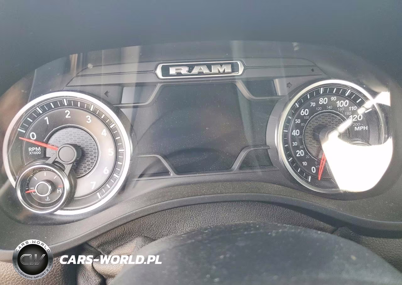 2020 Ram 1500 Laramie VIN:1C6SRFJT8LN404396 - 9