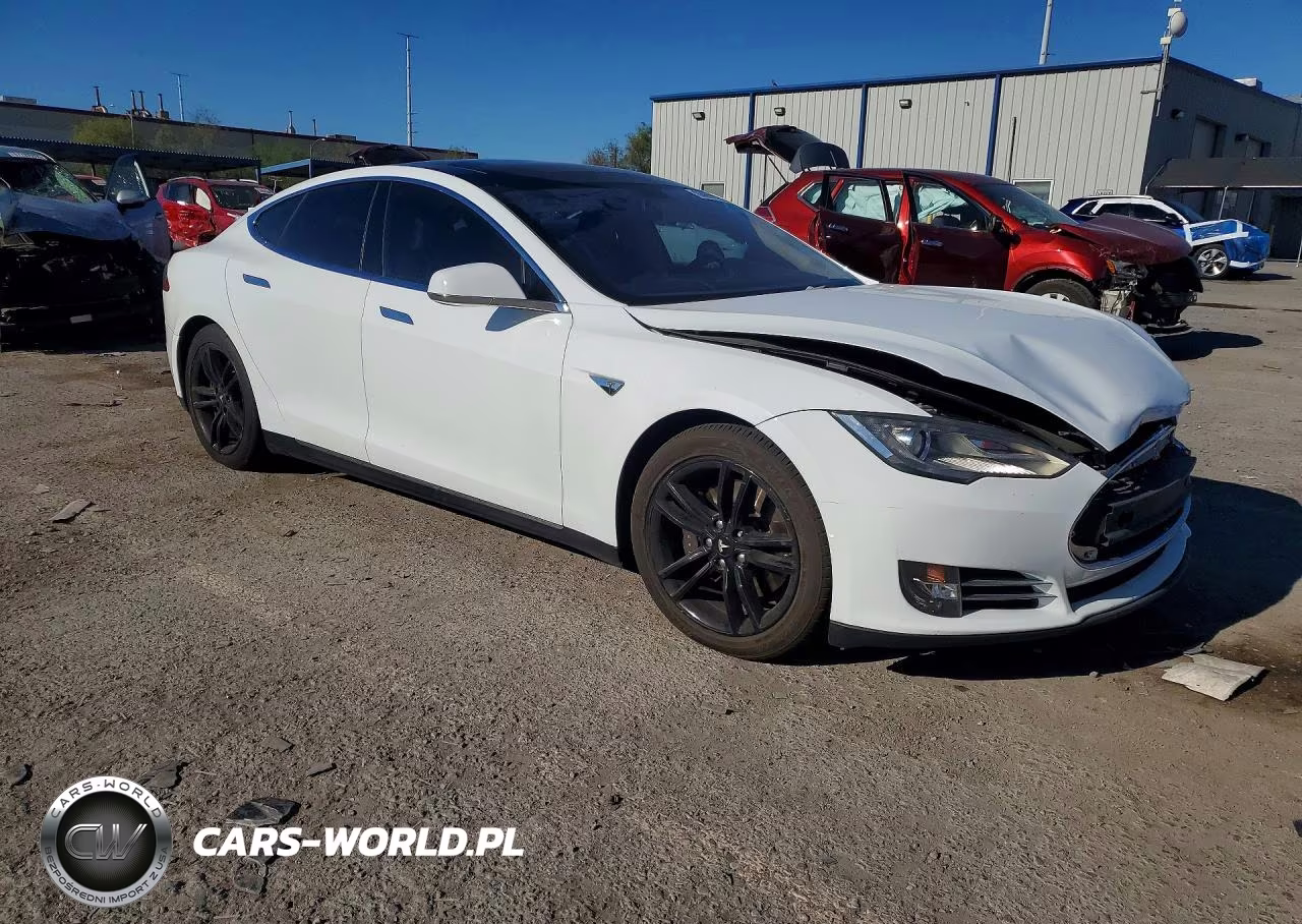 2013 Tesla Model S VIN:5YJSA1CN3DFP04123 - 4