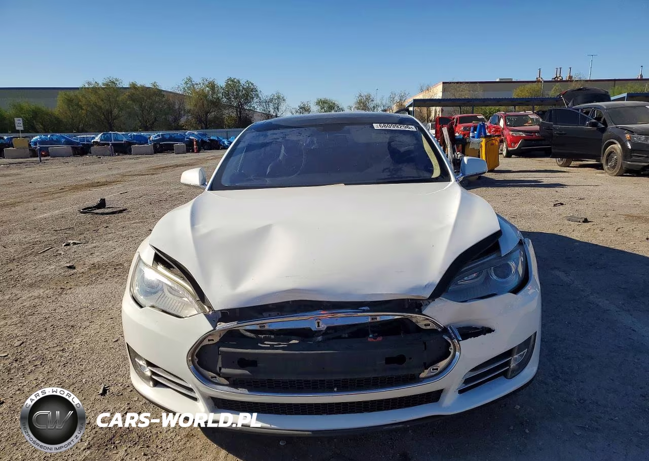 2013 Tesla Model S VIN:5YJSA1CN3DFP04123 - 5
