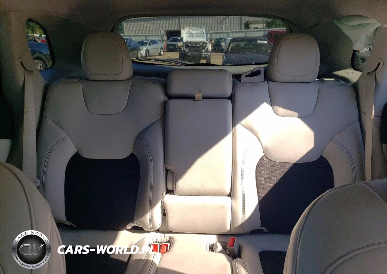 2020 Jeep Cherokee Latitude Plus VIN:1C4PJMLB0LD541076 - 10