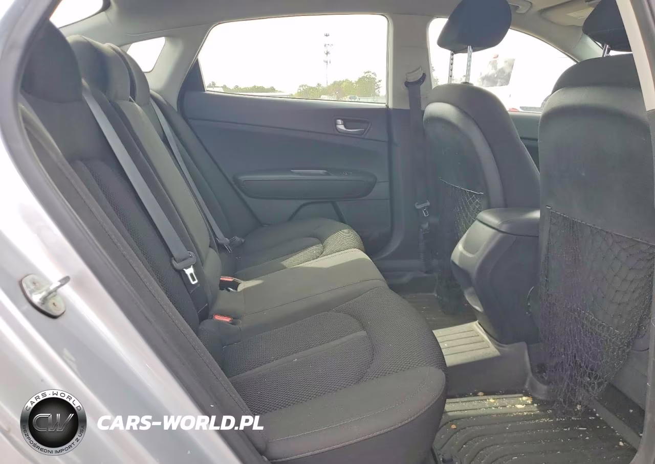 2019 Kia Optima Lx VIN:5XXGT4L36KG346882 - 10