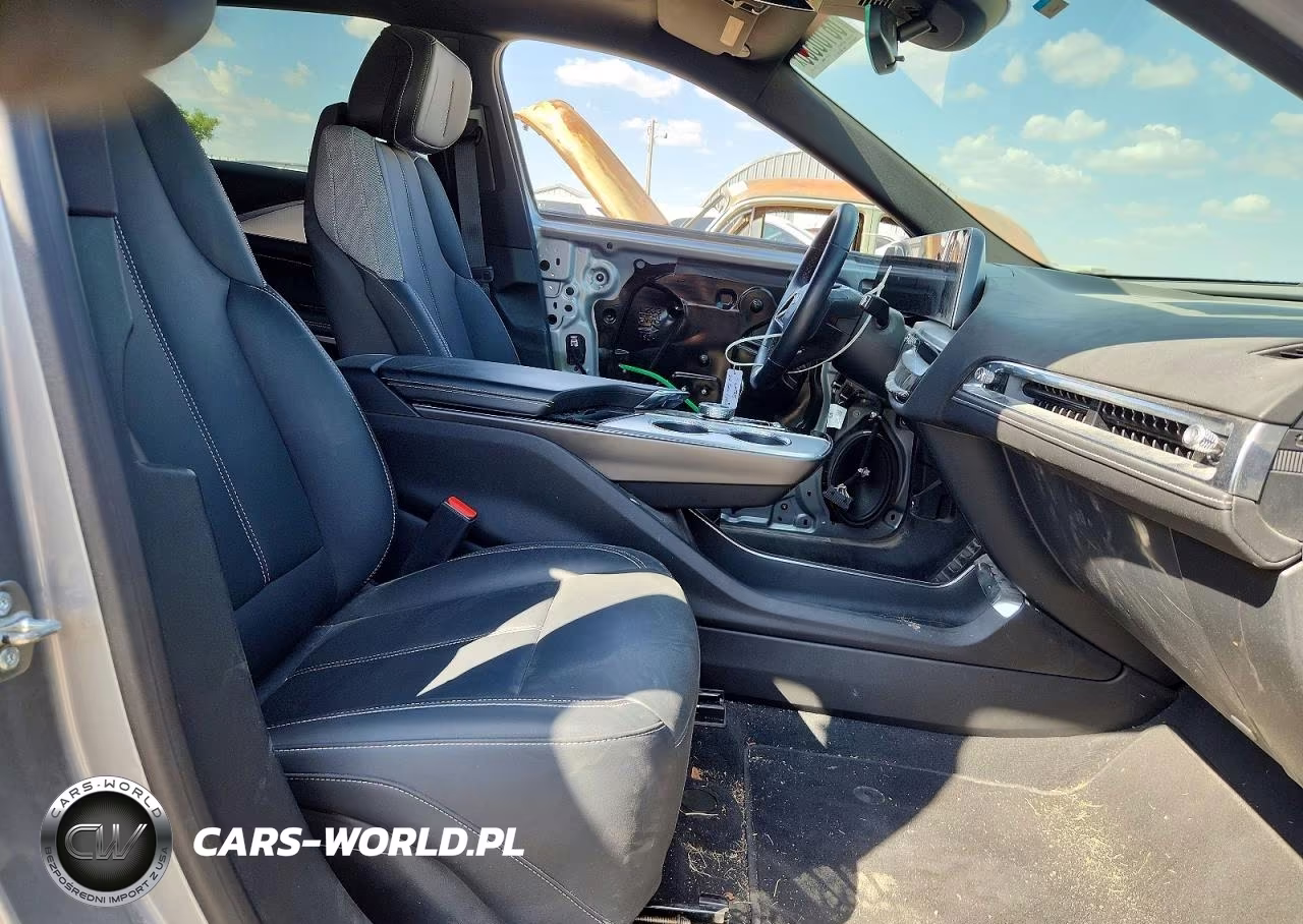2024 Cadillac Lyriq Tech VIN:1GYKPMRLXRZ135451 - 7