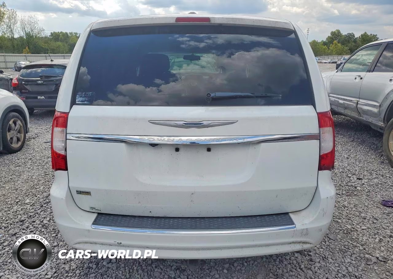 2015 Chrysler Town & Country Touring VIN:2C4RC1BG9FR695222 - 6