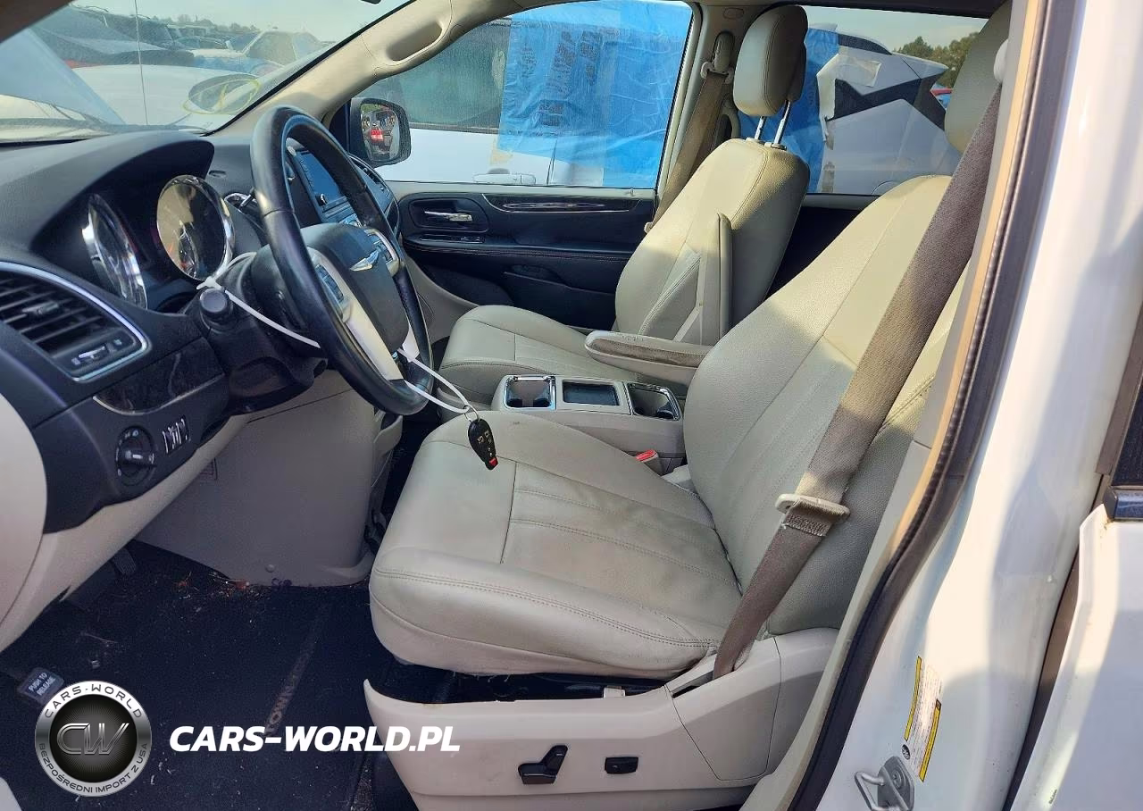2015 Chrysler Town & Country Touring VIN:2C4RC1BG9FR695222 - 7