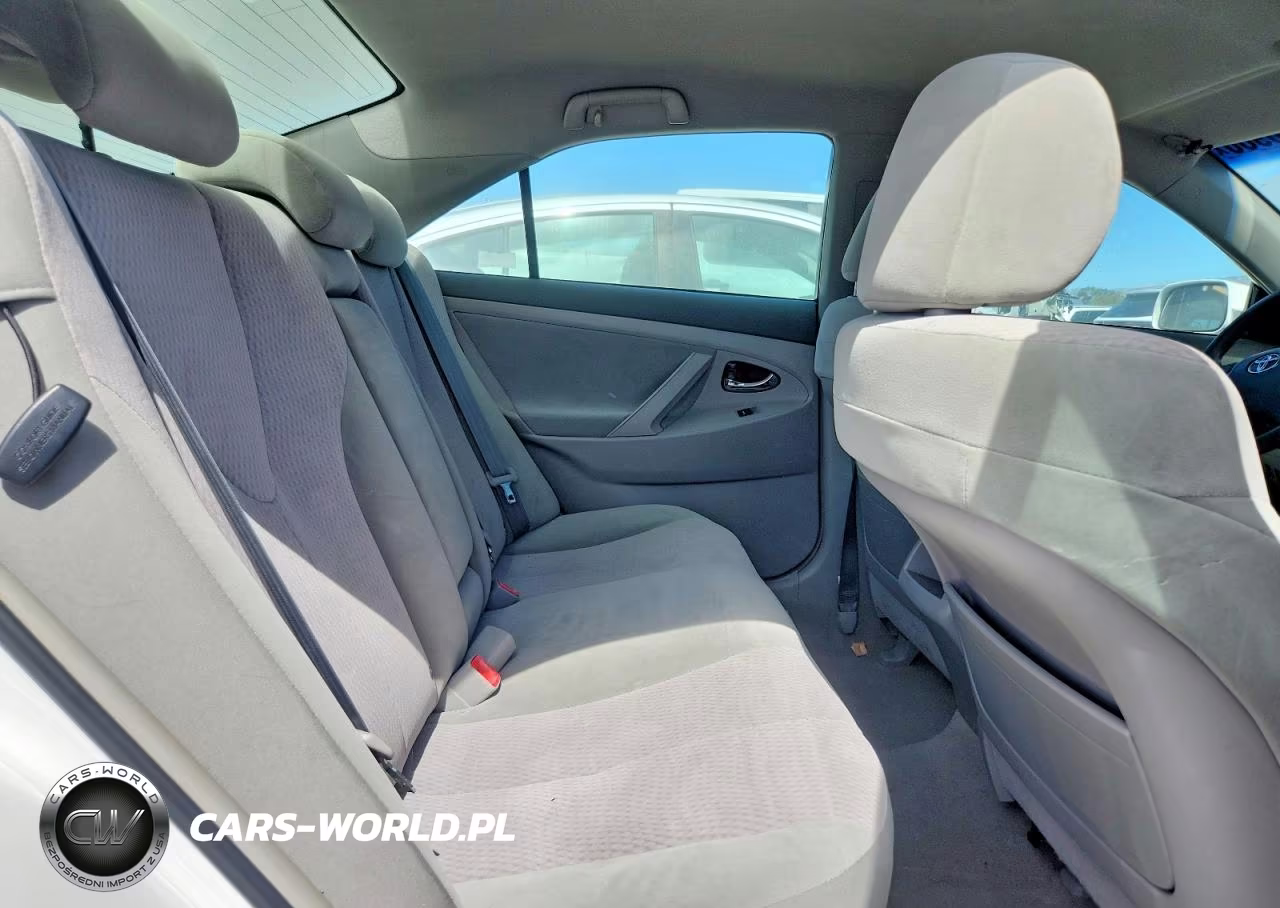 2010 Toyota Camry Le VIN:4T1BF3EKXAU550282 - 10