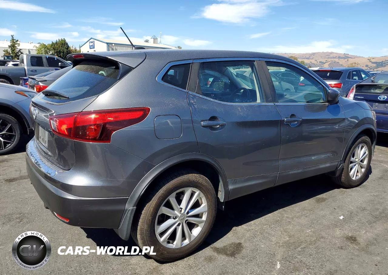 2017 Nissan Rogue Sport S VIN:JN1BJ1CP5HW033303 - 3