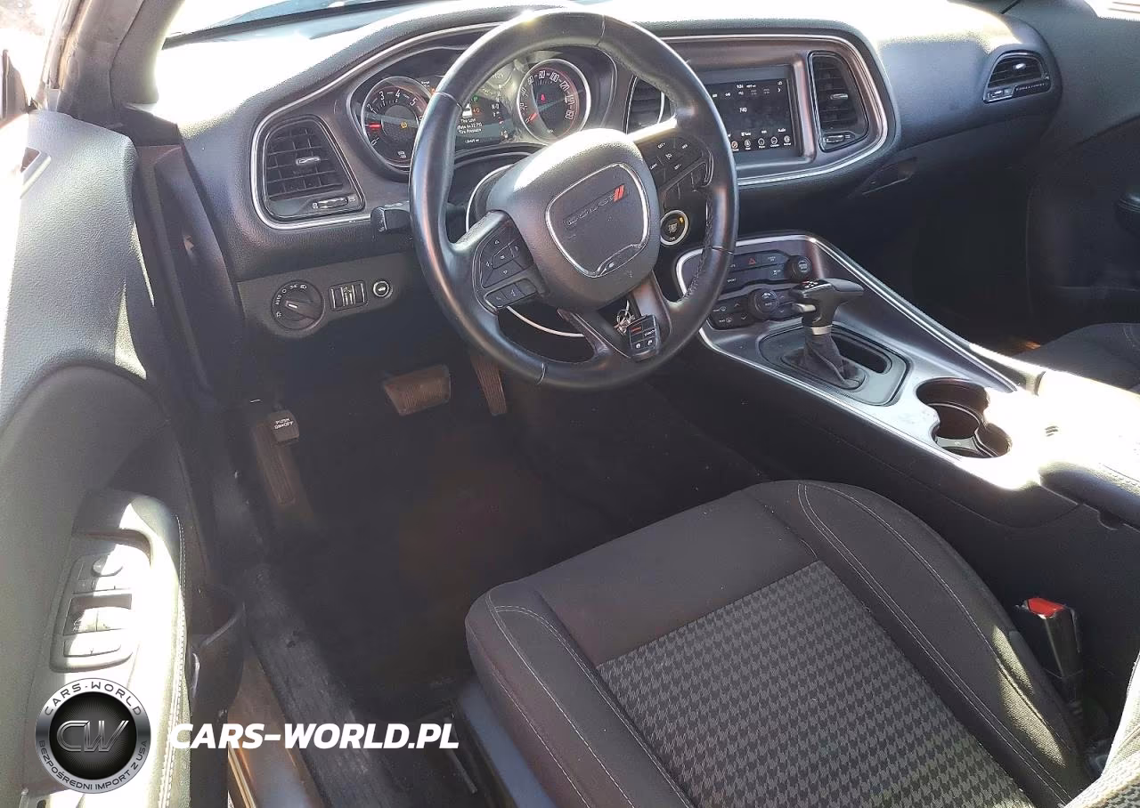 2018 Dodge Challenger Sxt VIN:2C3CDZAG6JH265475 - 8